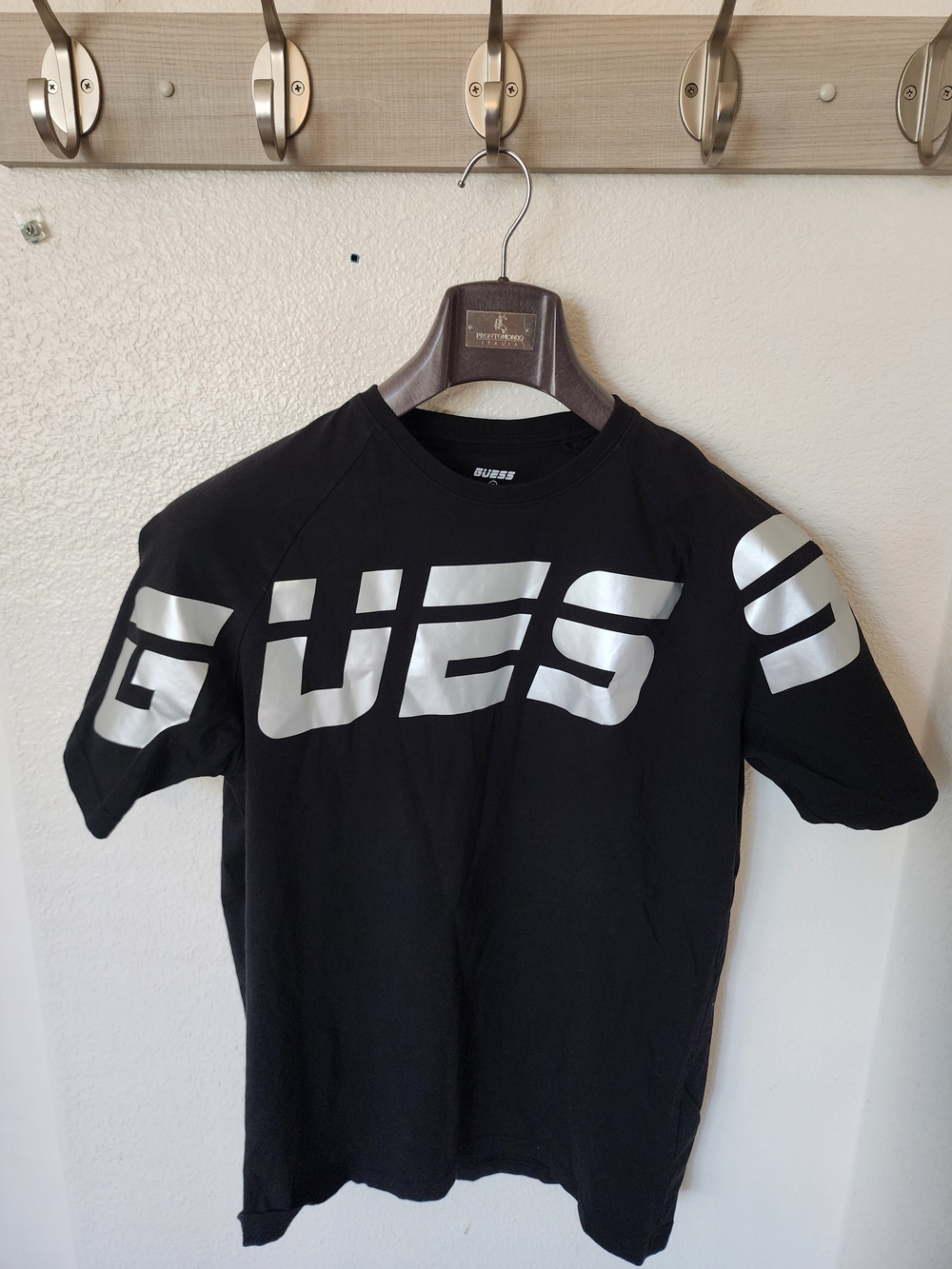 GUESS Men’s Black Bold Spellout Logo T-Shirt Size M